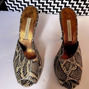 Cynthia Vincent snakes skin